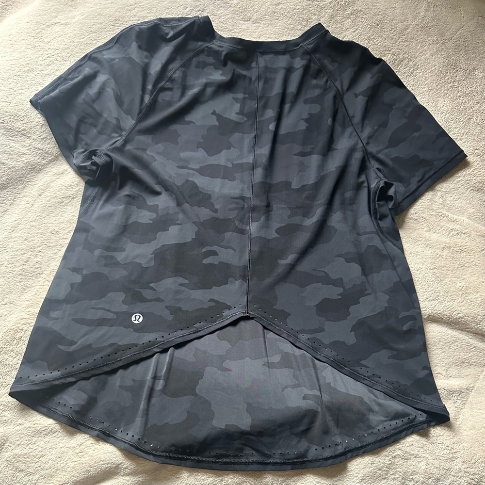 Lululemon Athletica Asymmetrical Black Gray Short Sleeve Tee